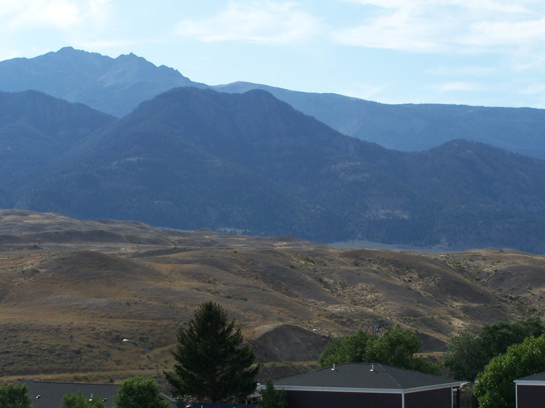 罗德威套房旅馆主图