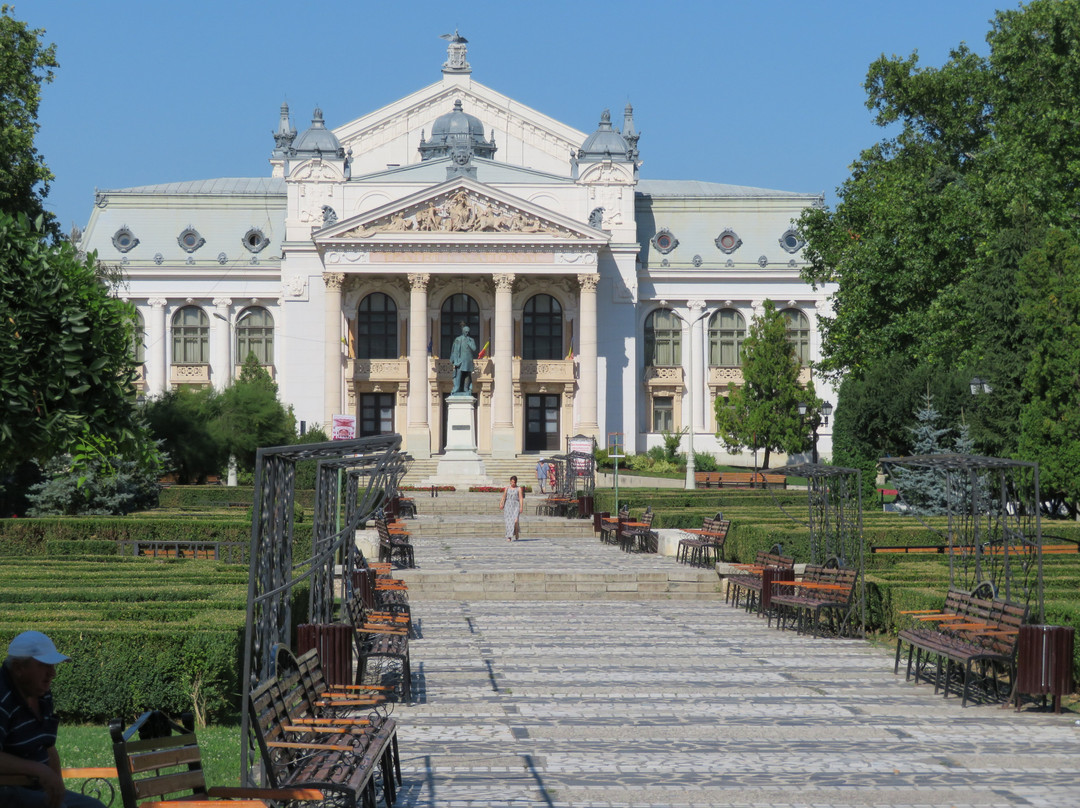 Teatrul Național Vasile Alecsandri (National Theatre Vasile Alecsandri)景点图片