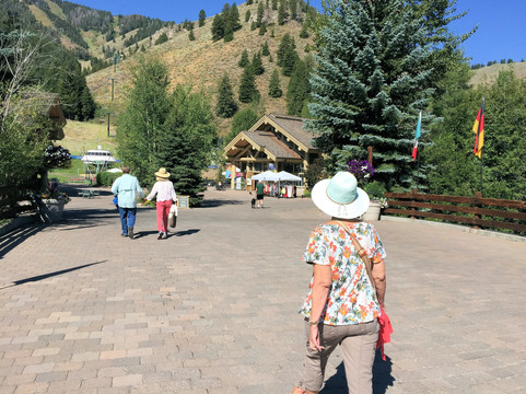 Bald Mountain-森瓦利必去景点