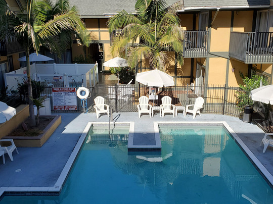 皇冠城堡酒店主图