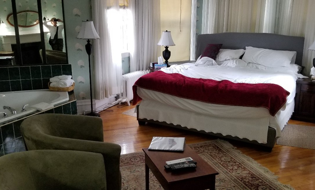 The Eden Hall Inn主图