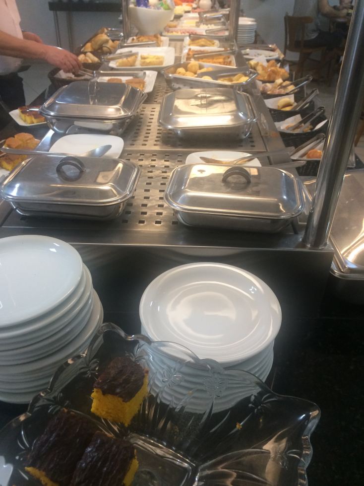 圣地亚哥套房酒店 - 瓦拉达里斯州长市-餐饮