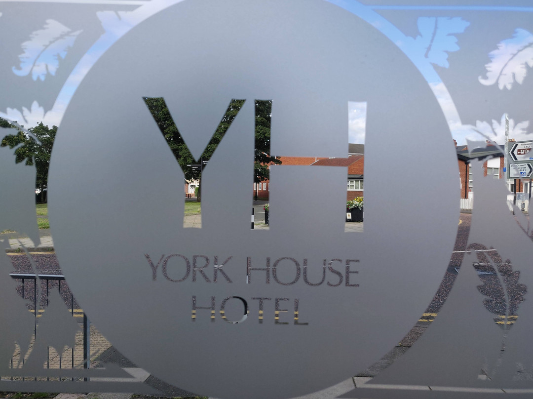 York House Hotel & Apartments主图