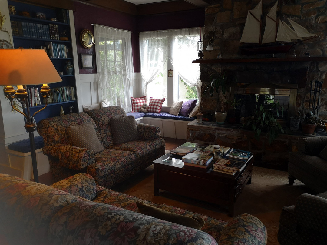 South Coast Inn Bed and Breakfast主图