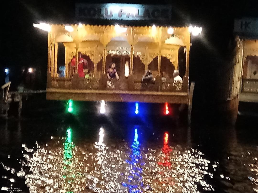 Kolu palace Houseboat