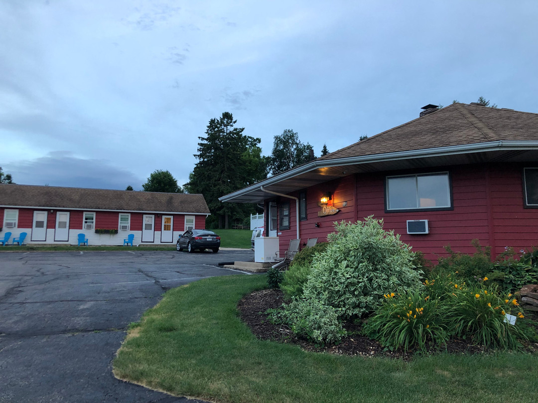 The Little Village主图