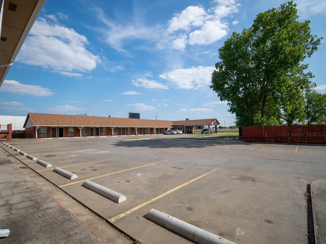 Countryside Inn主图