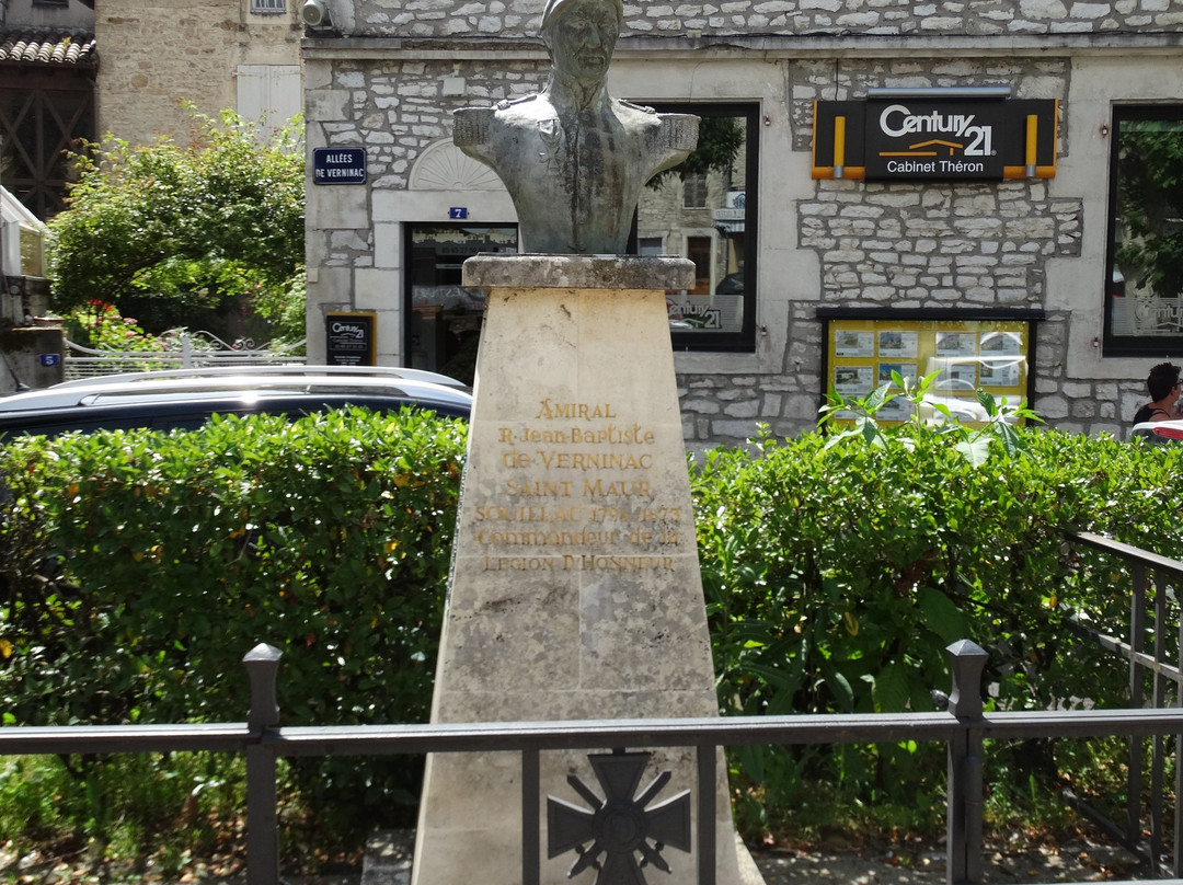Statue of Admiral R Jean Baptiste-Souillac必去景点