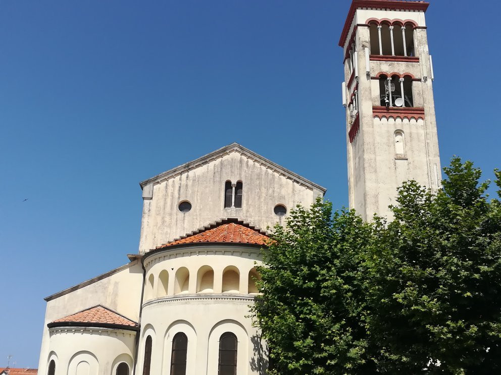 Chiesa di Santa Maria Ausiliatrice-Marina di Pisa必去景点