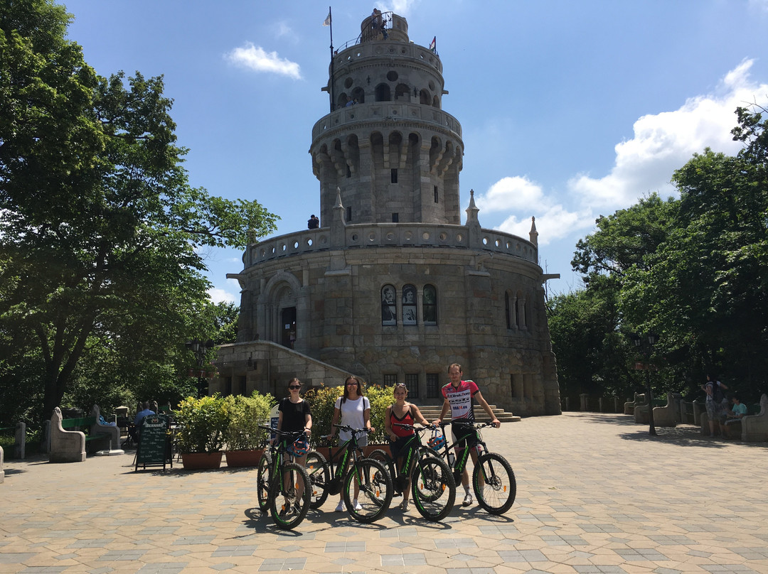 Dreamland Cycling all inclusive e-mountain bike tours in and around Budapest-布达佩斯必去景点