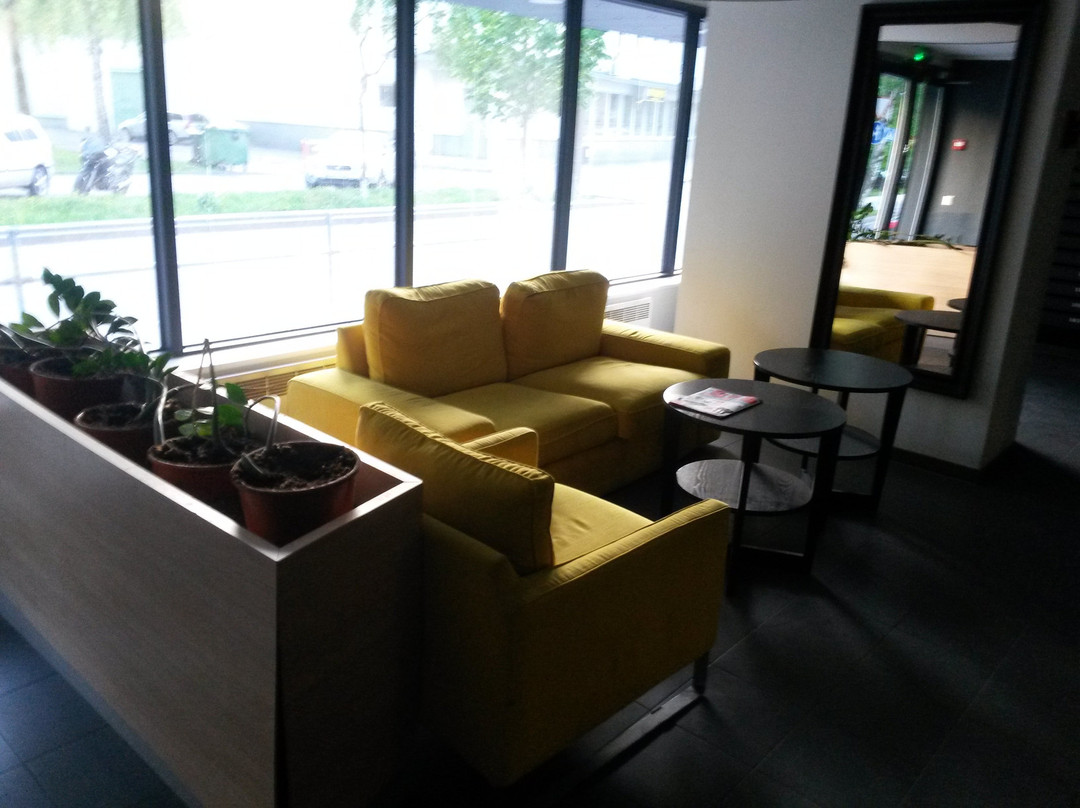 斯图米酒店主图