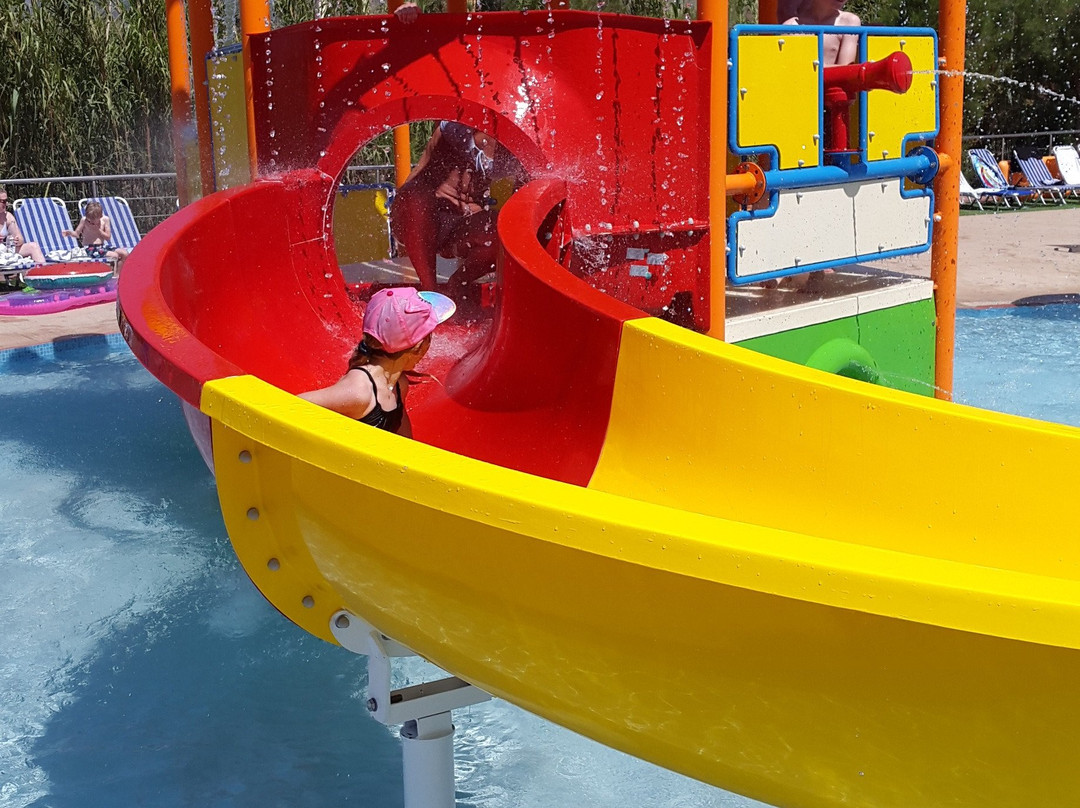 Chrispy Waterpark Resort主图