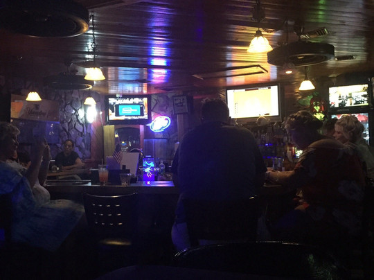 Castaways Bar and Grill-克里斯特尔里弗必去景点