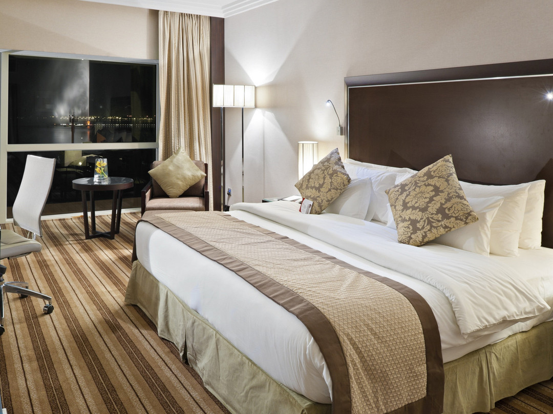 皇冠假日酒店&度假村主图