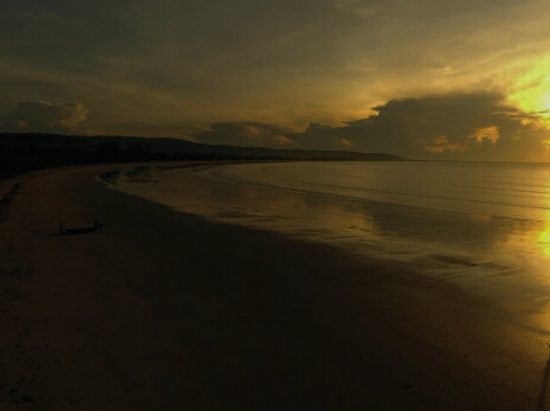 Watu Parunu Beach景点图片