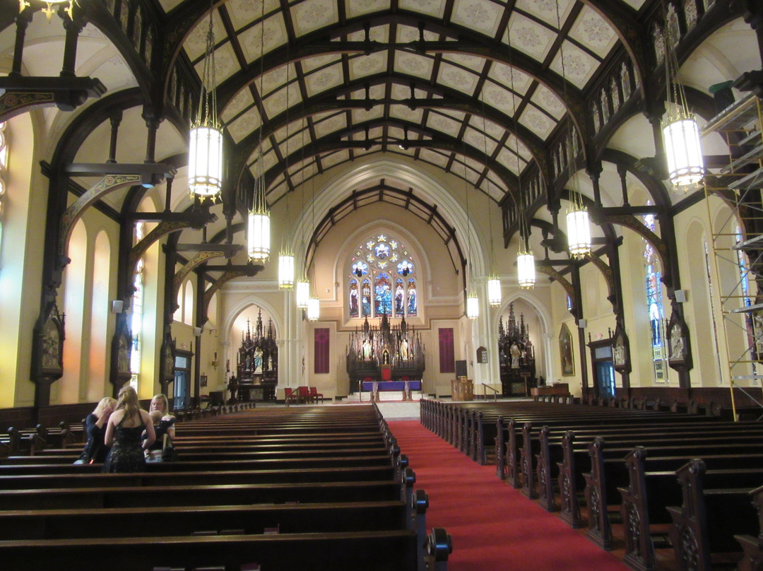 Sacred Heart Roman Catholic Cathedral Complex-达文波特必去景点