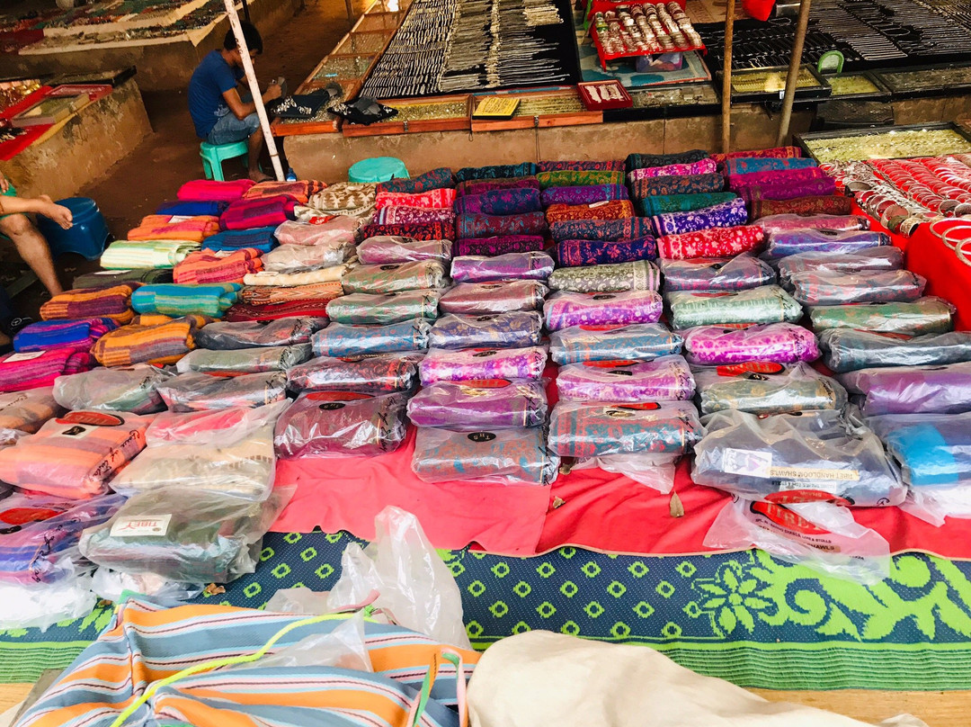 Tibetan Handicraft and souvenirs market景点图片