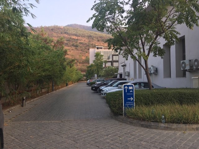 Marasa Sarovar Premiere主图