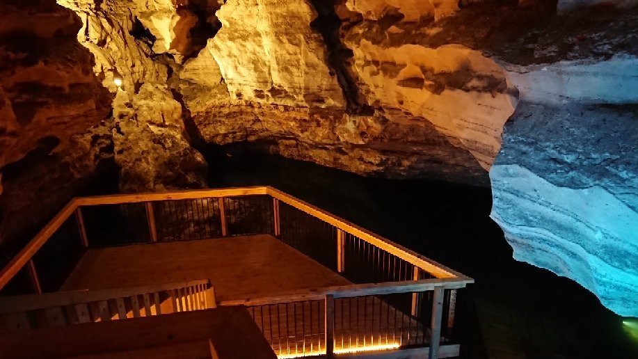 Engelbrecht Cave景点图片