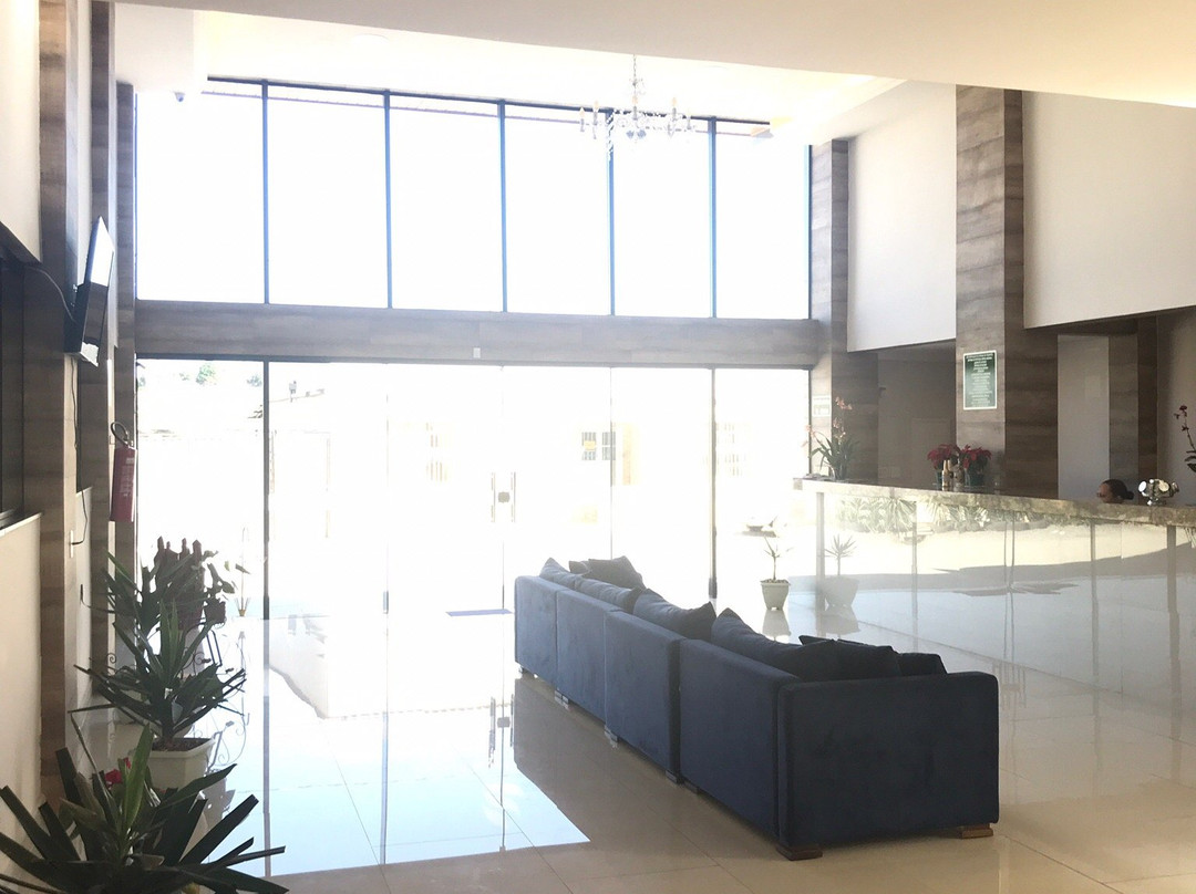 Village Plaza Hotel主图