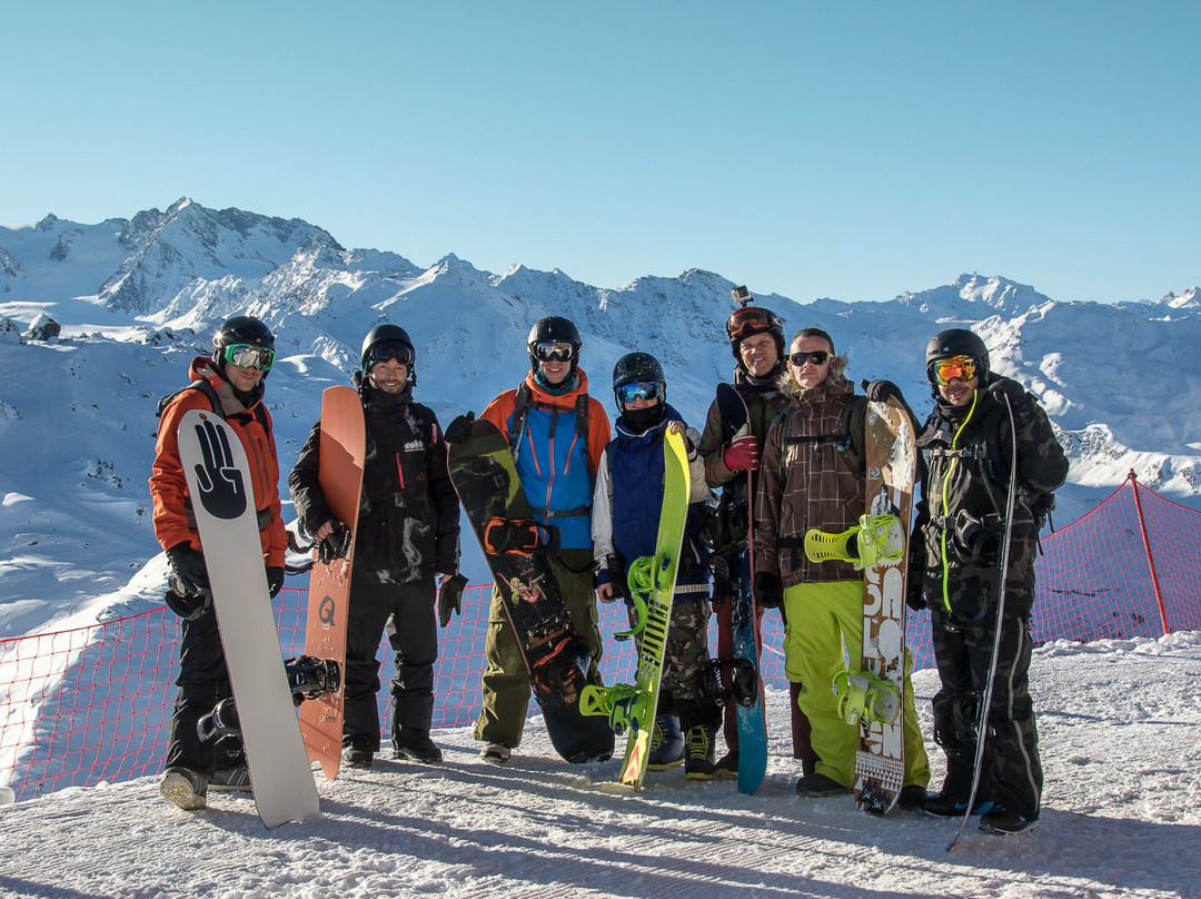 Cab9 Snowboarding景点图片
