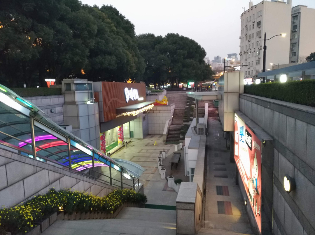 迪美购物中心-上海市必去景点