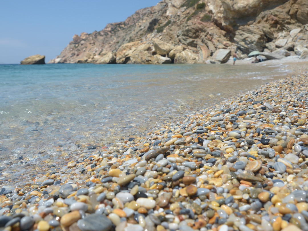 Karvounolakos Beach-Irakleia必去景点