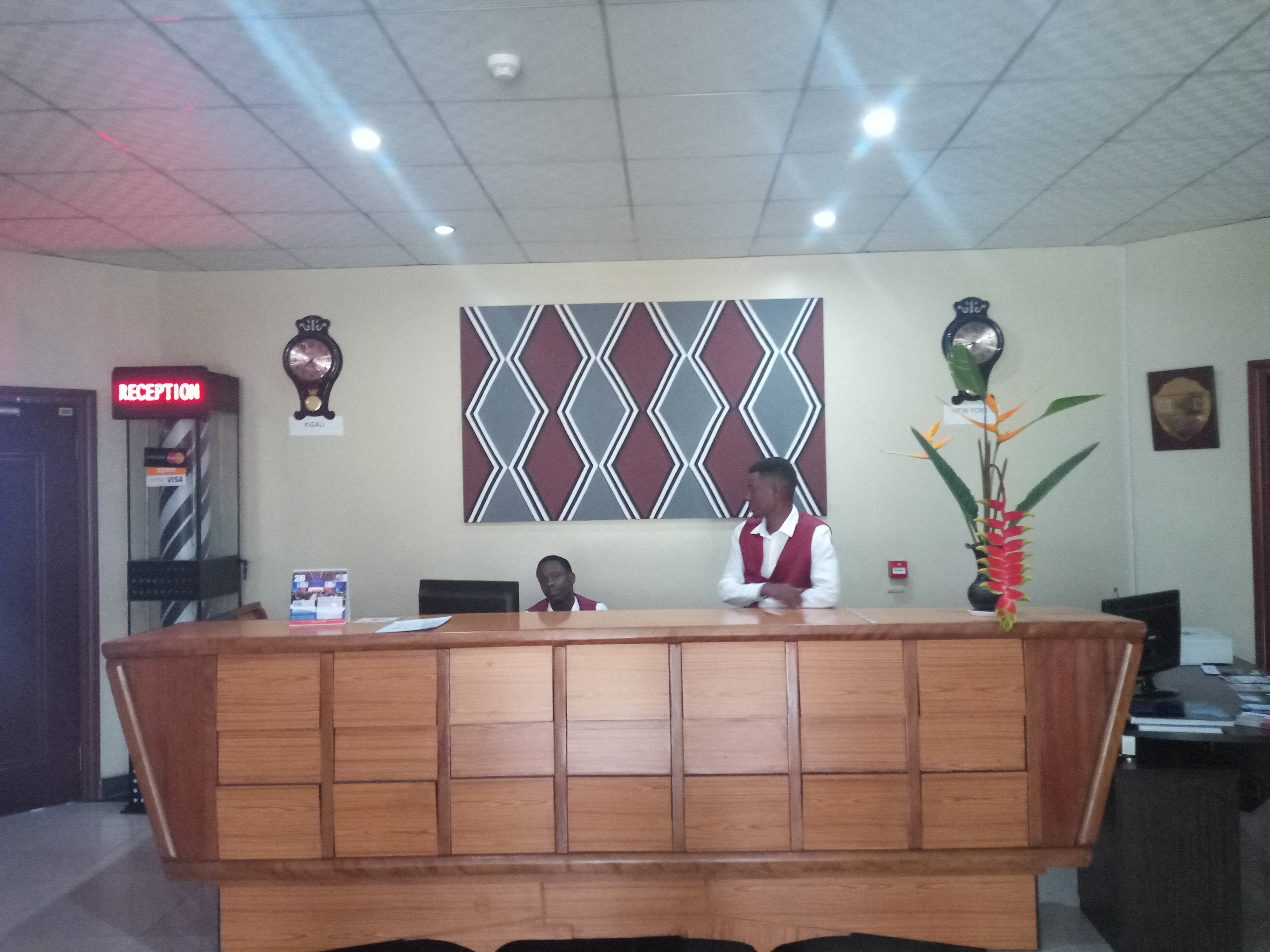 Beausejour Hotel-浴室