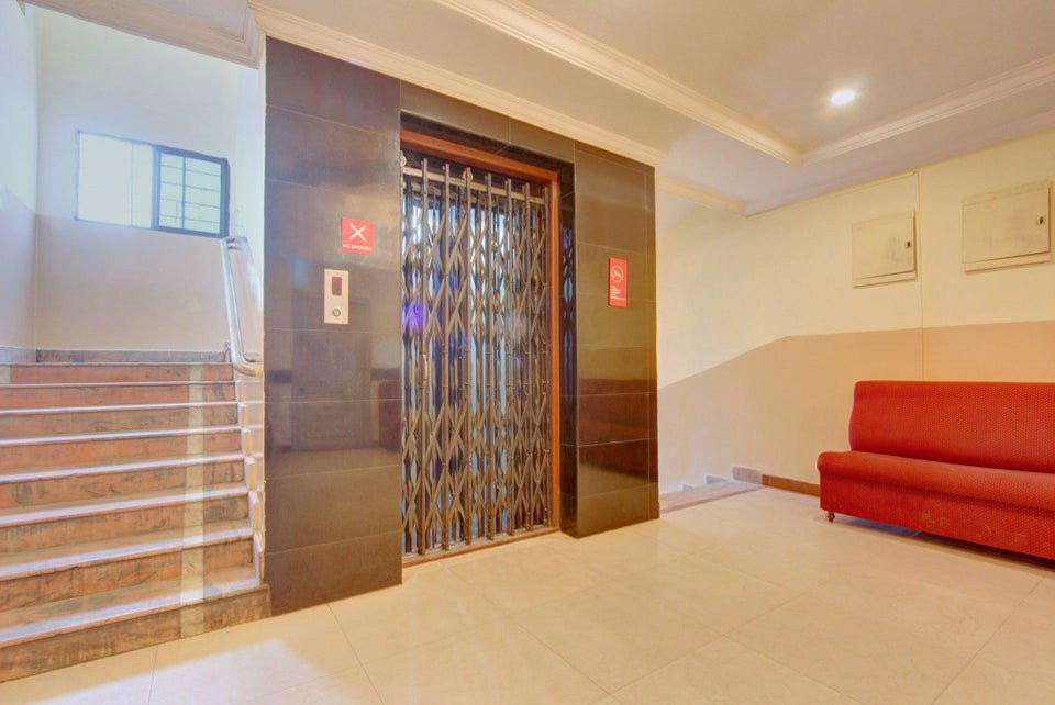 OYO 10596 Hotel Indu主图