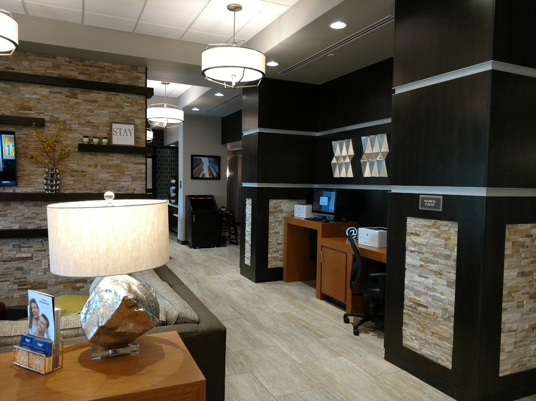 Drury Inn & Suites Pittsburgh Airport Settlers Ridge主图