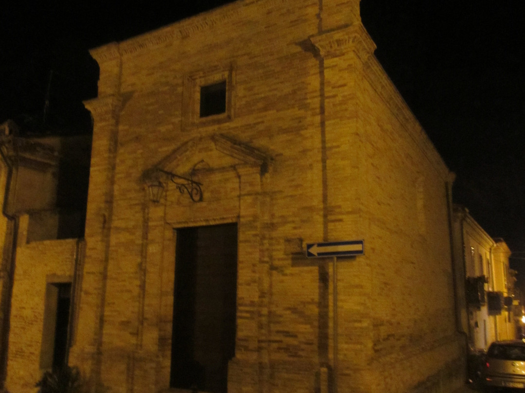 Chiesa di Sant'Anna-朱利亚诺瓦必去景点