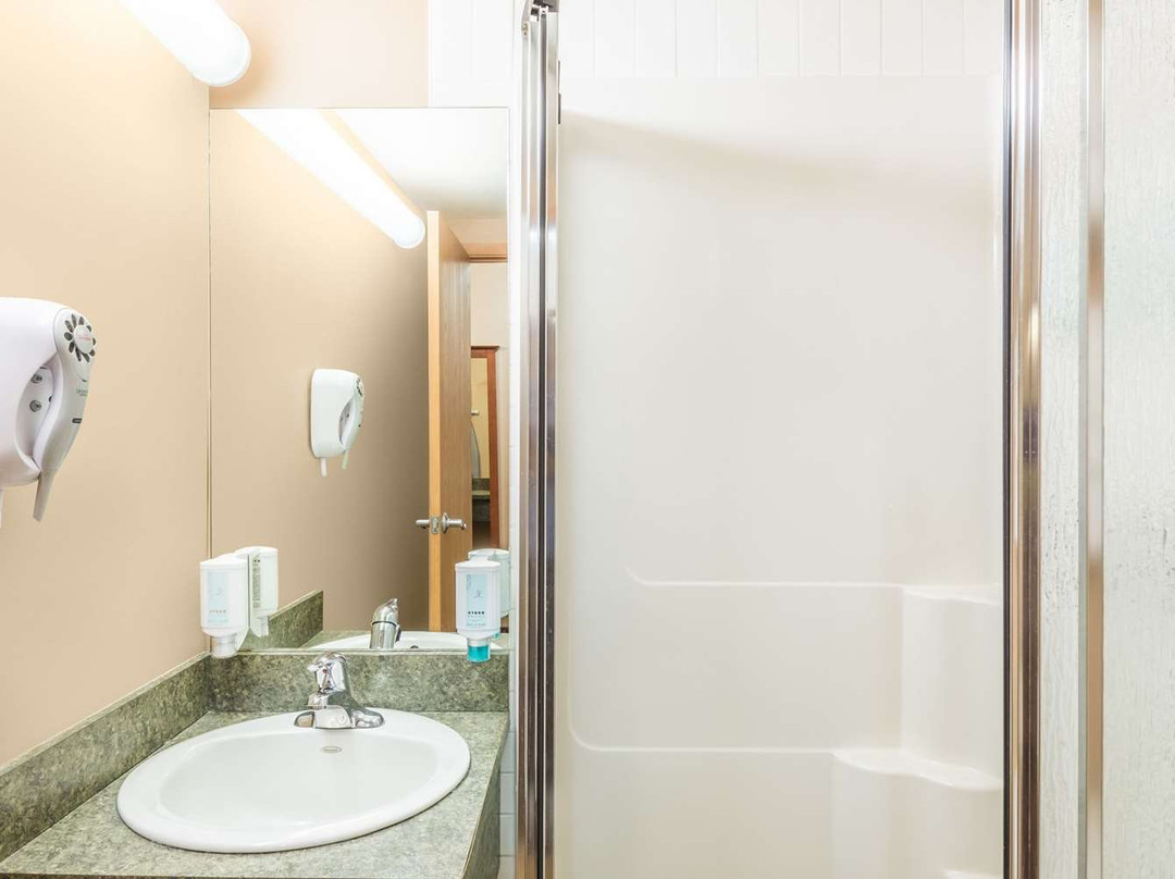 Super 8 by Wyndham St Johns主图