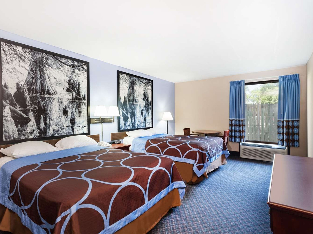 Super 8 by Wyndham Indianola主图