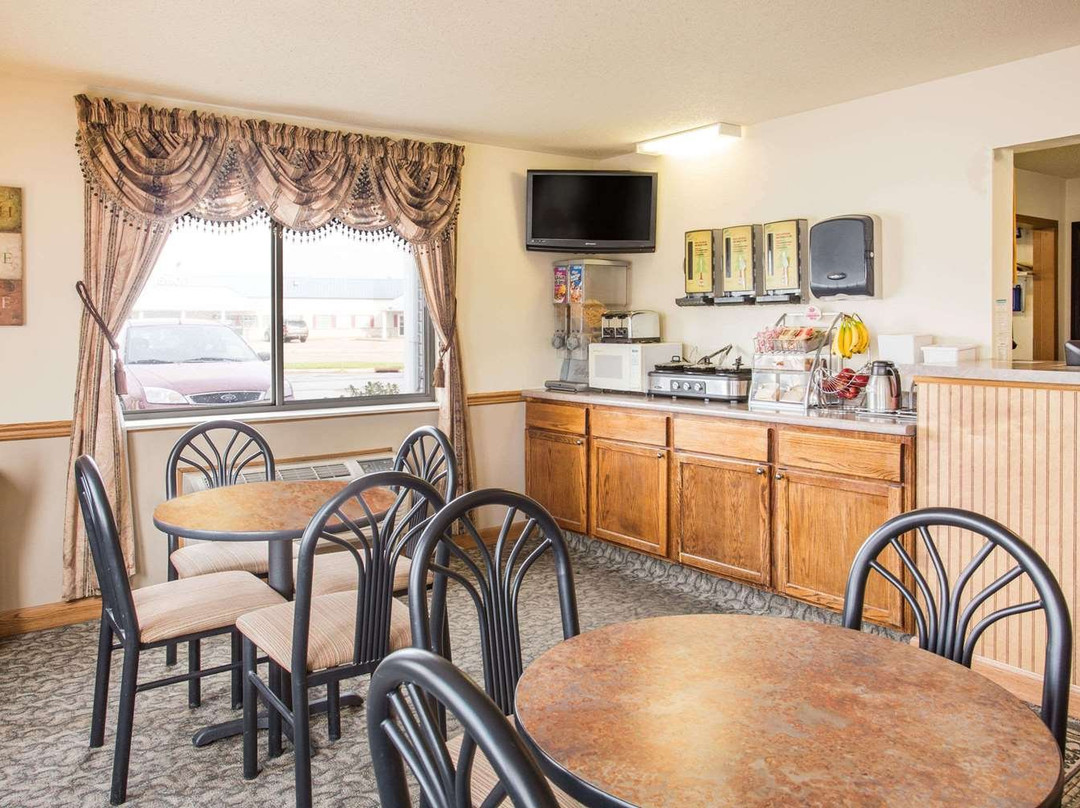 Super 8 by Wyndham Prairie Du Chien主图