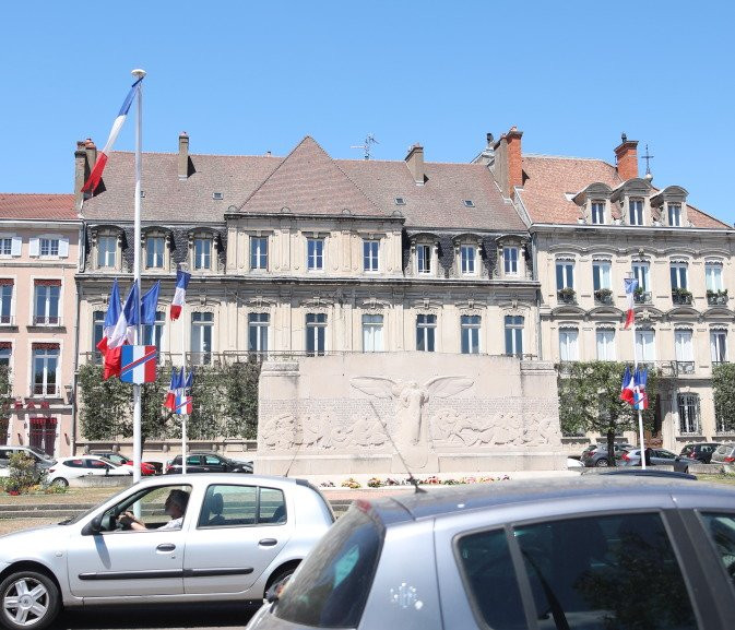 Monument aux Morts景点图片