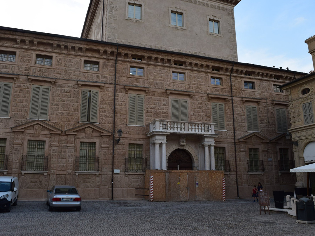 Piazza Matilde di Canossa-曼托瓦必去景点