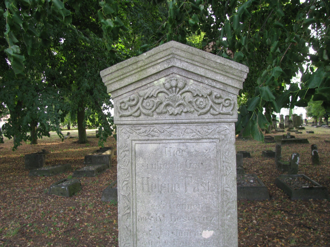 Mennonite Cemetery景点图片