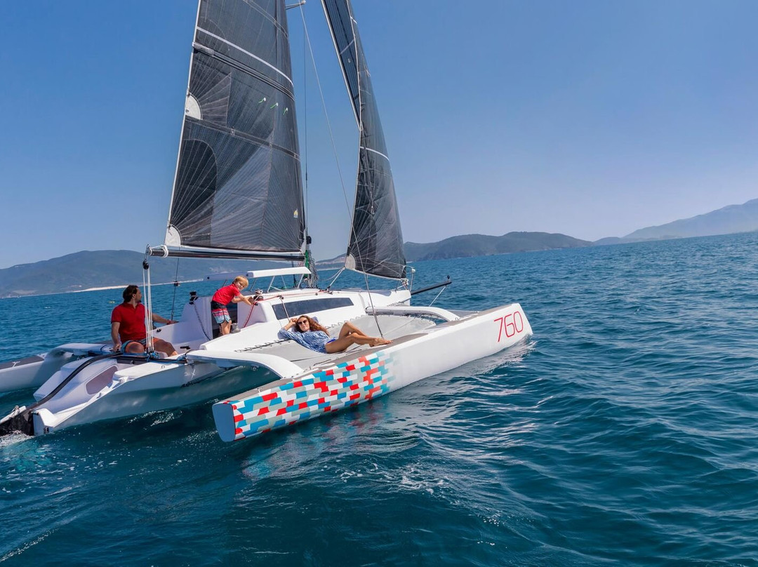 Trimaran Sailing景点图片