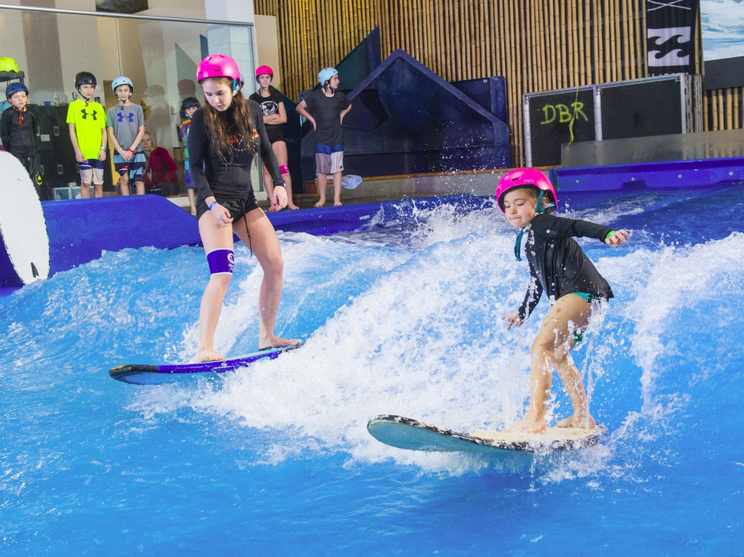 Oasis Surf-Brossard必去景点