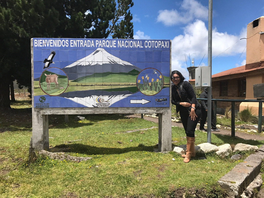 Santitour-基多必去景点