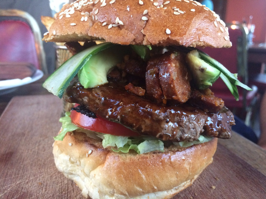 伍德斯托克餐馆和美食-The Stud Burger & Saloon