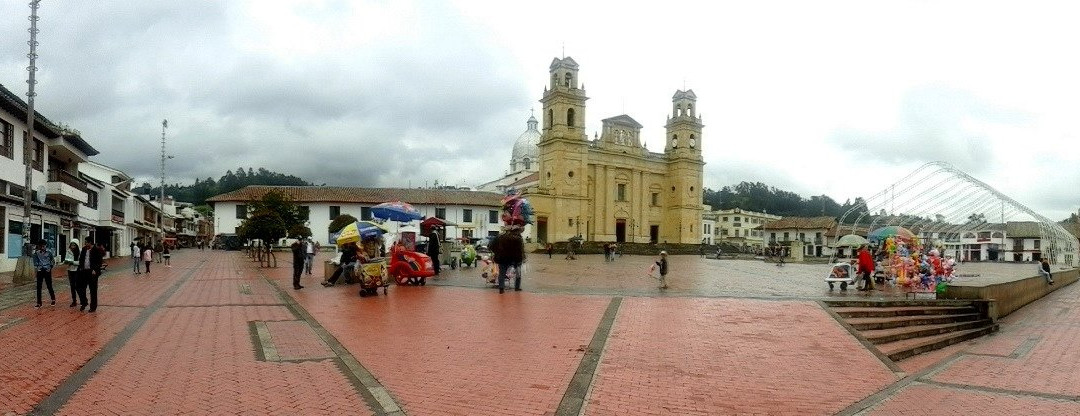 Plaza de Bolivar-Chiquinquira必去景点