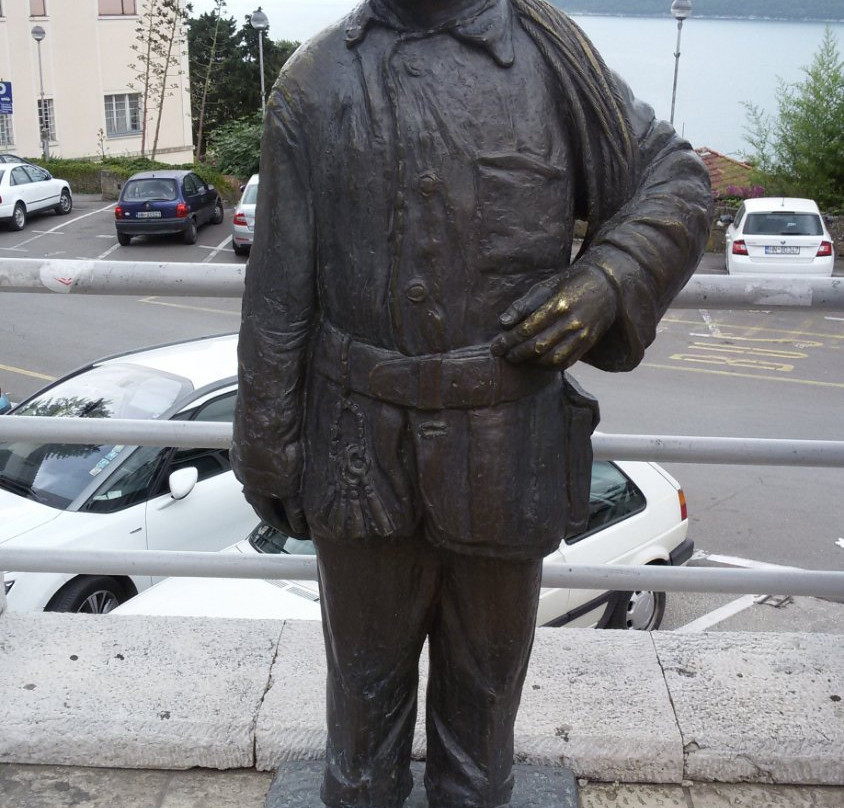 Chimney Sweep Monument-赫尔采格诺维必去景点
