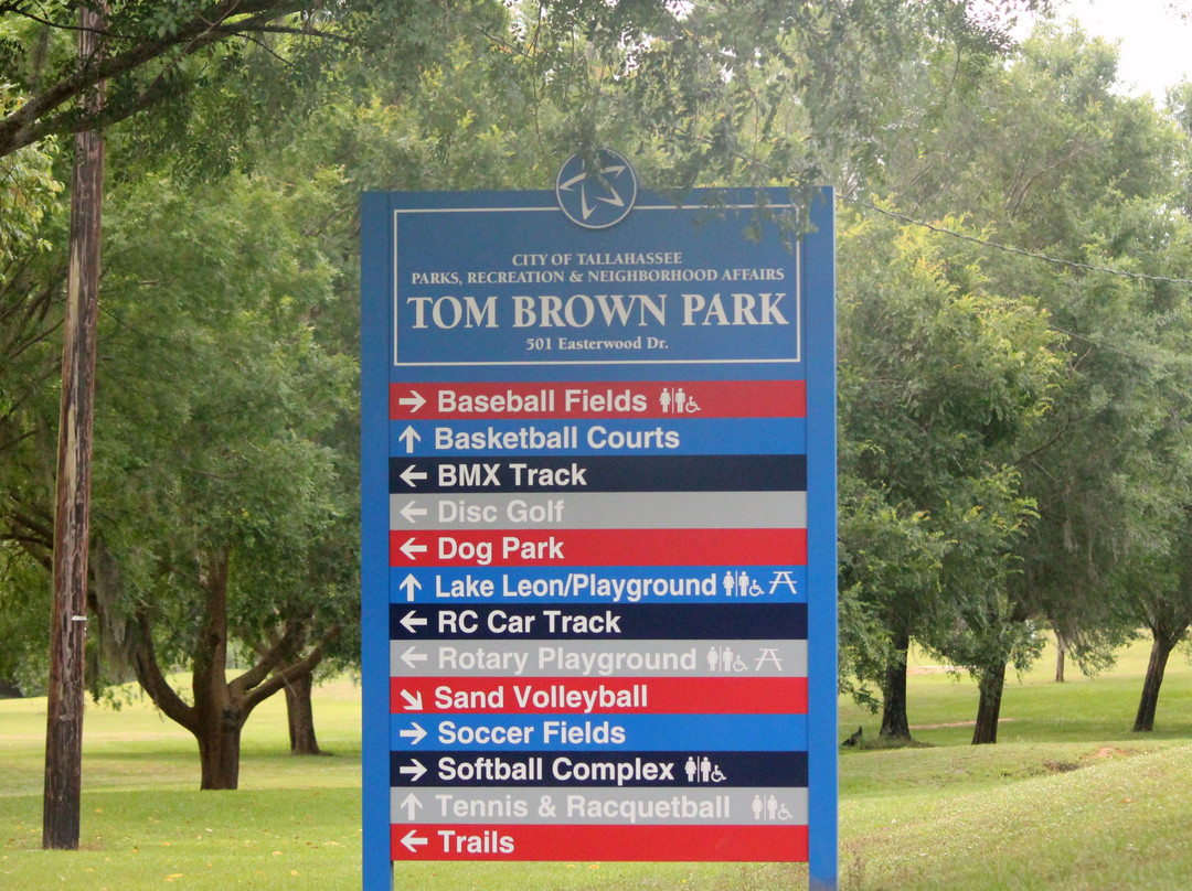 Tom Brown Park景点图片