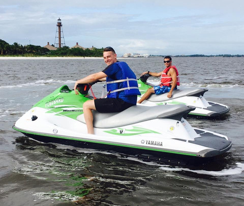 Action Water Sports-迈尔斯堡海滩必去景点