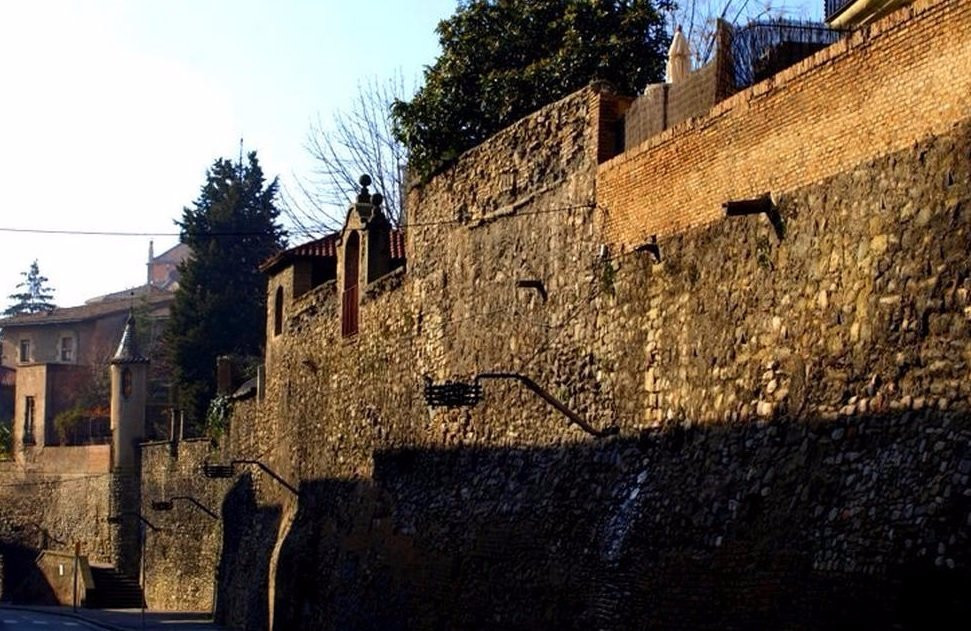 Muralla de Pere III景点图片