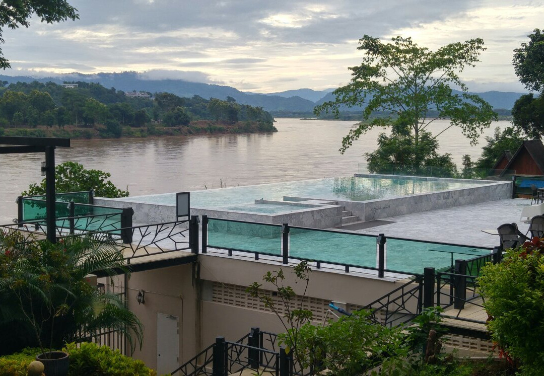 清孔柚木花园河滨温泉酒店