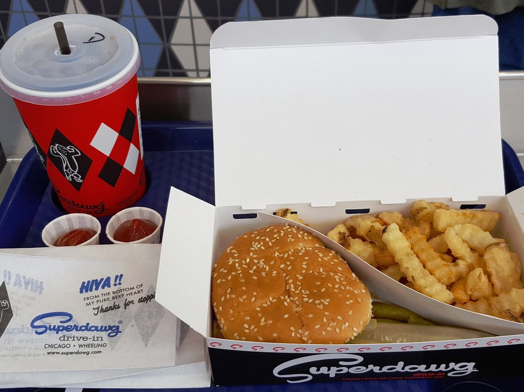 惠灵餐馆和美食-Superdawg Drive-In