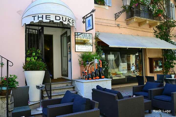 The Duke Cocktail Lounge Bar-拉马达莱娜必去景点