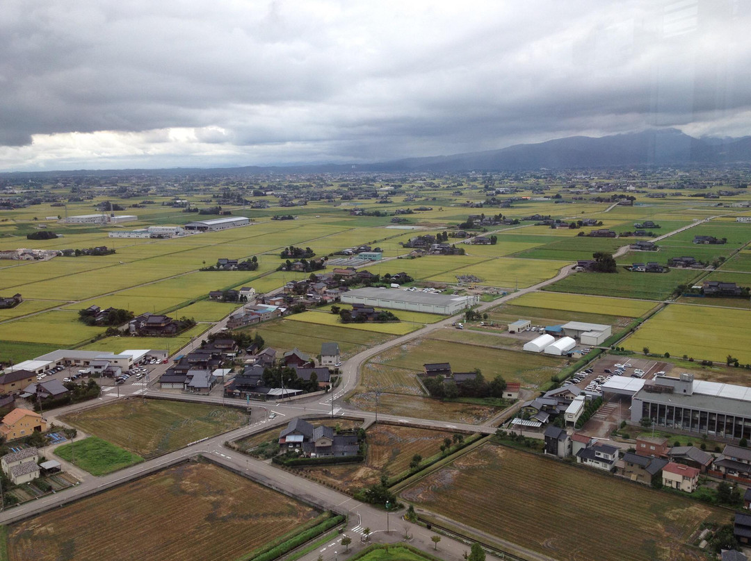 Cross Land Oyabe-小矢部市必去景点